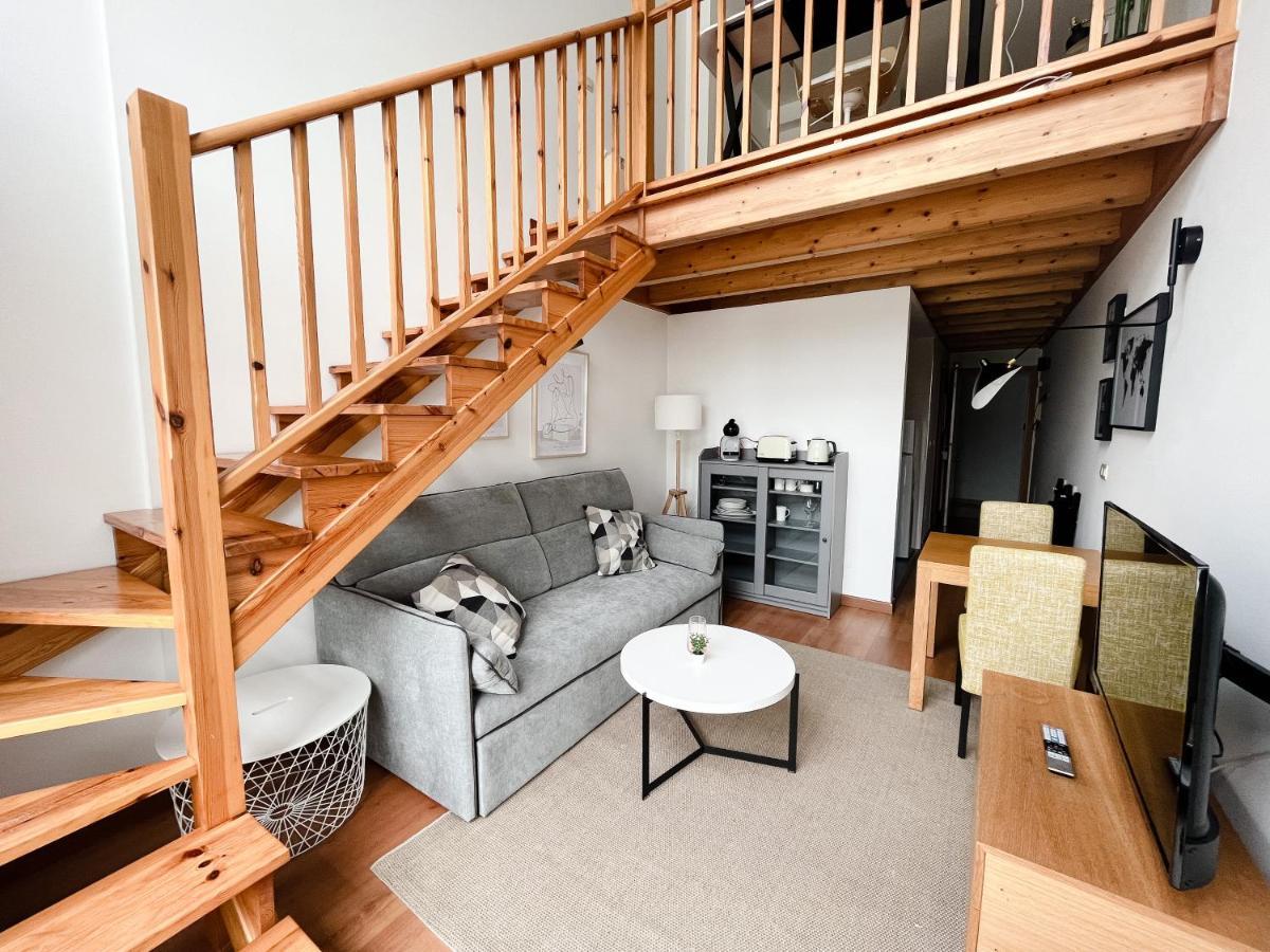 Apartamentos Ciudad Santiago 산티아고데콤포스텔라 외부 사진