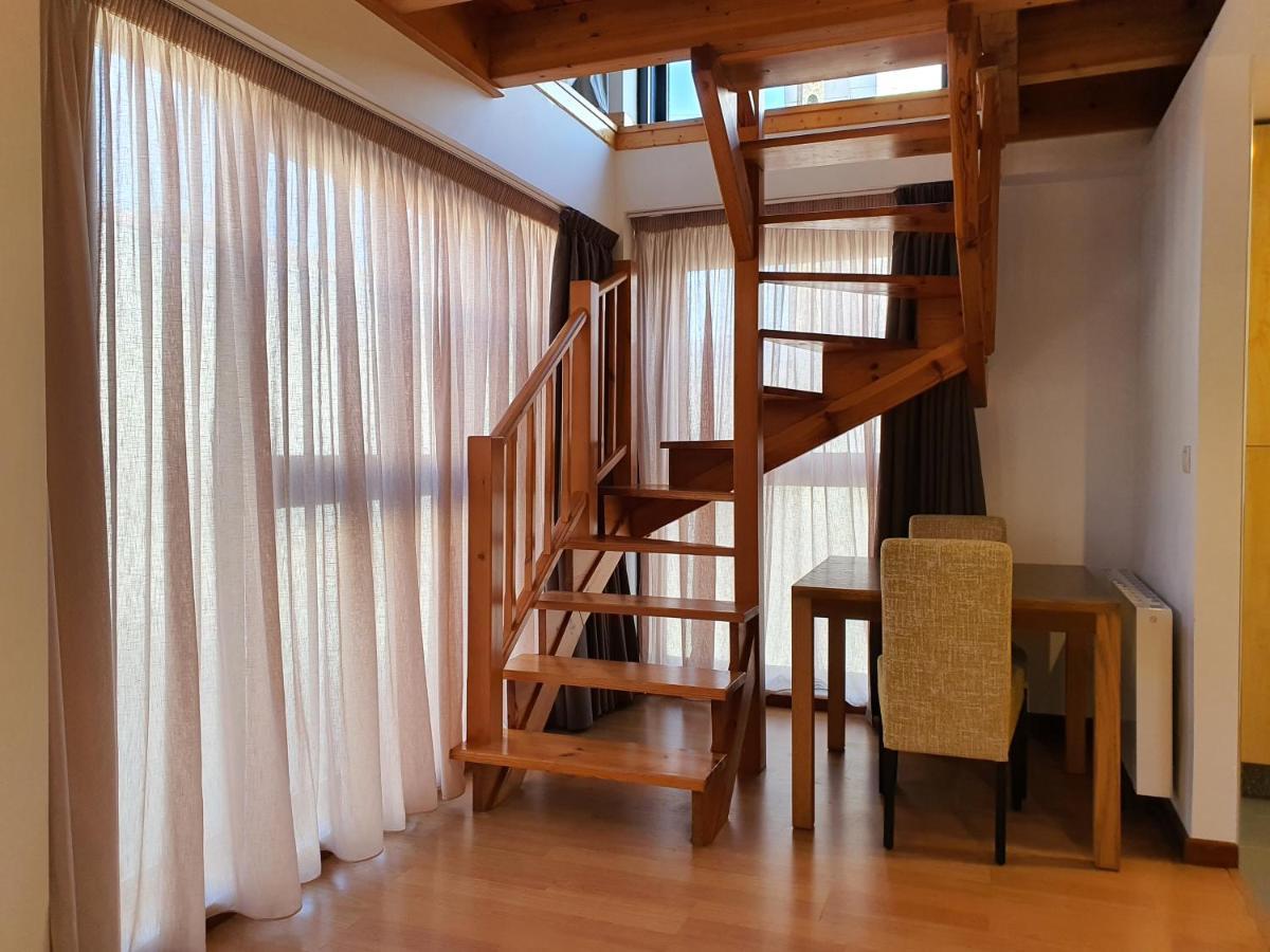 Apartamentos Ciudad Santiago 산티아고데콤포스텔라 외부 사진