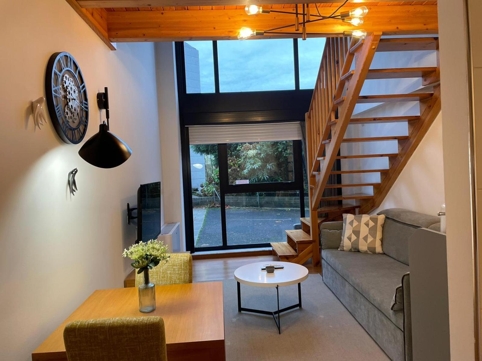 Apartamentos Ciudad Santiago 산티아고데콤포스텔라 외부 사진