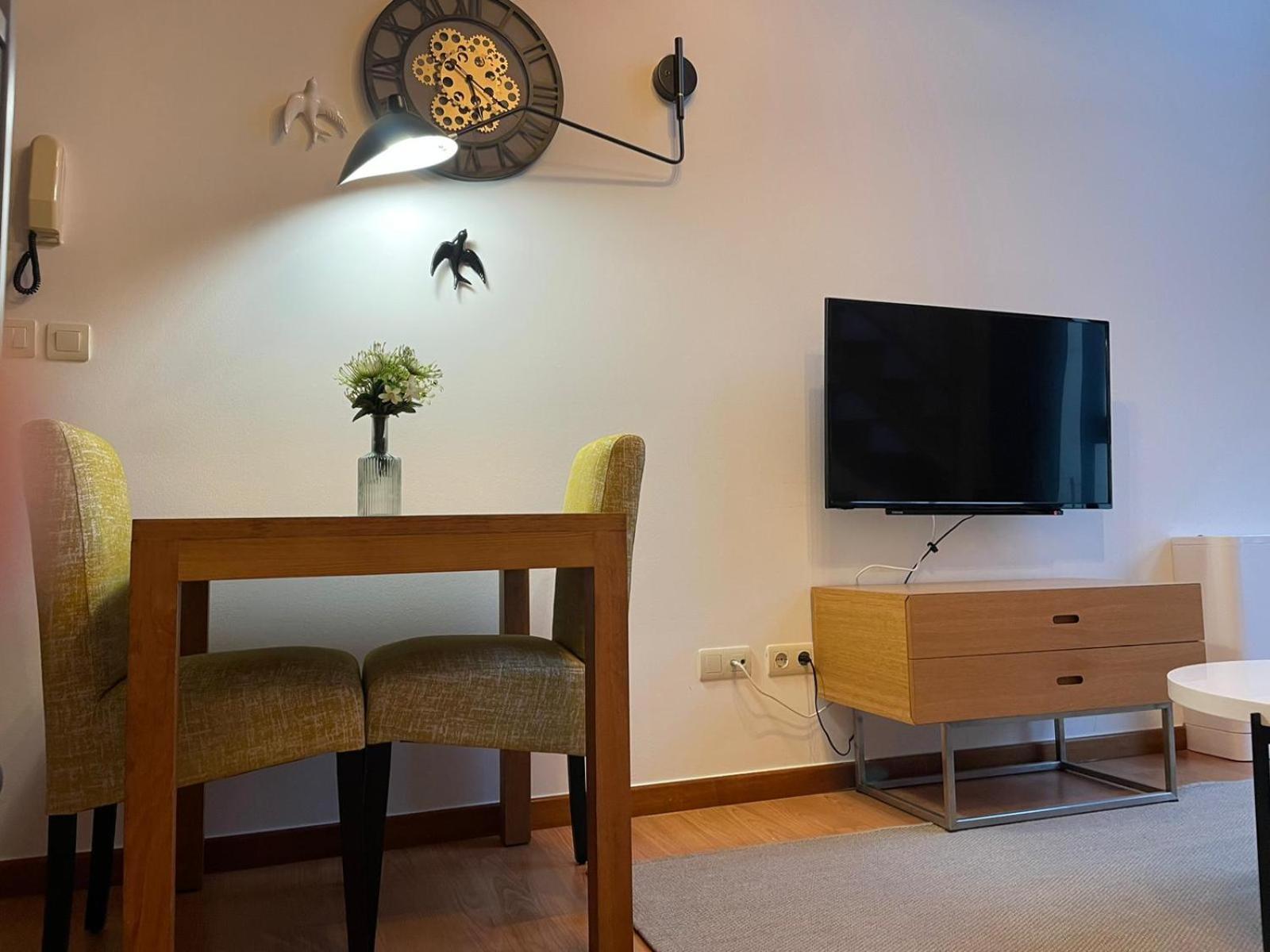 Apartamentos Ciudad Santiago 산티아고데콤포스텔라 외부 사진