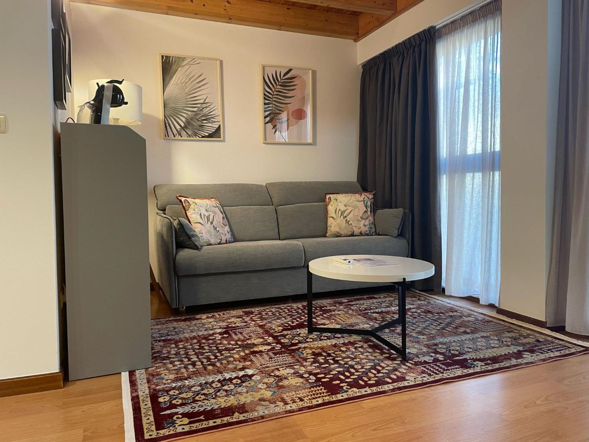 Apartamentos Ciudad Santiago 산티아고데콤포스텔라 외부 사진