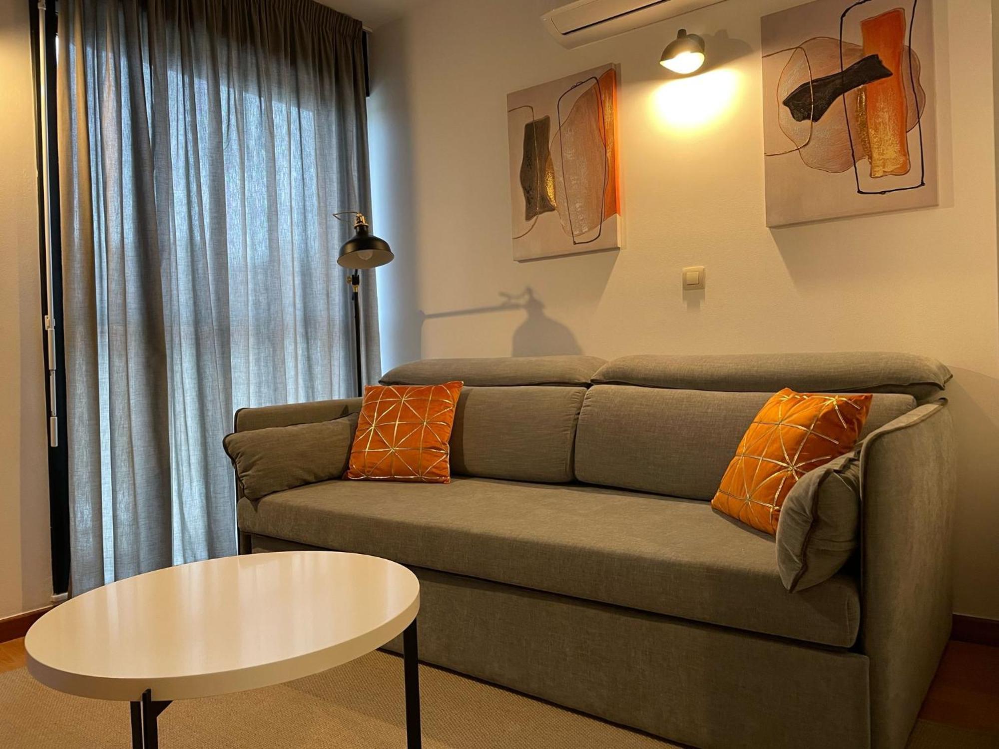 Apartamentos Ciudad Santiago 산티아고데콤포스텔라 외부 사진