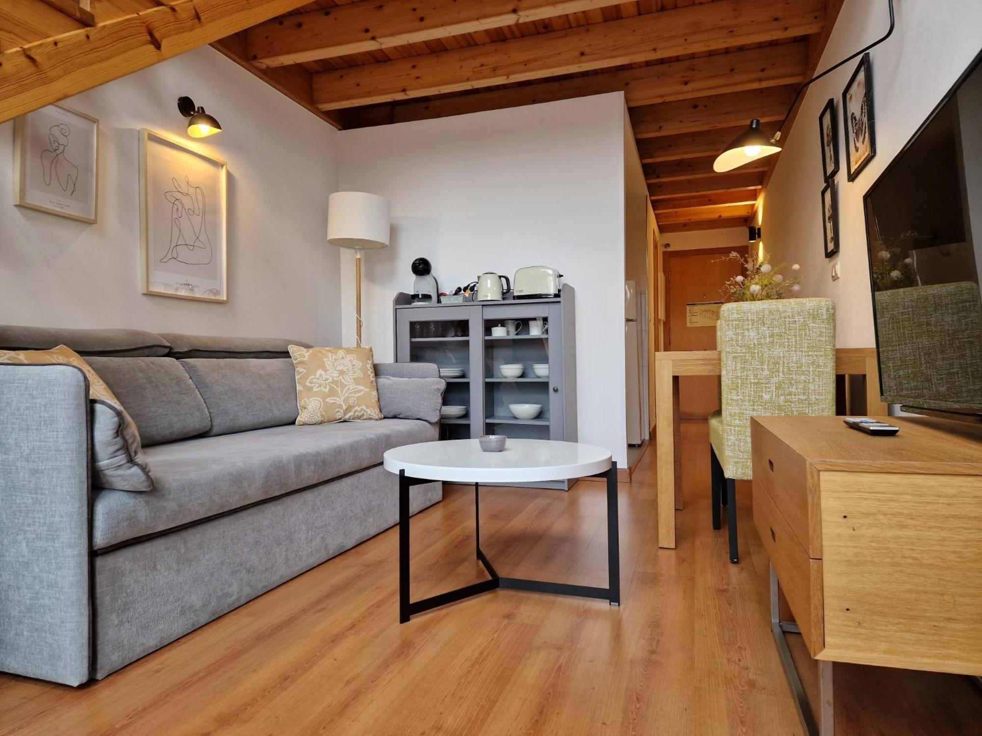 Apartamentos Ciudad Santiago 산티아고데콤포스텔라 외부 사진